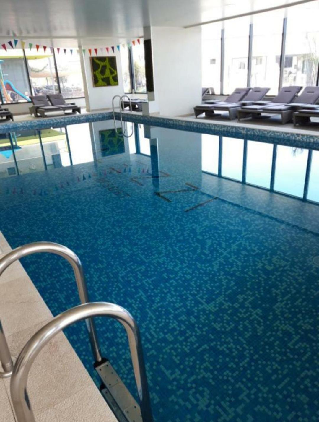 Luxury Suite Alezzi Beach Apartment Piscina Incalzita Sauna Jacuzzi Parking Navodari Exterior photo